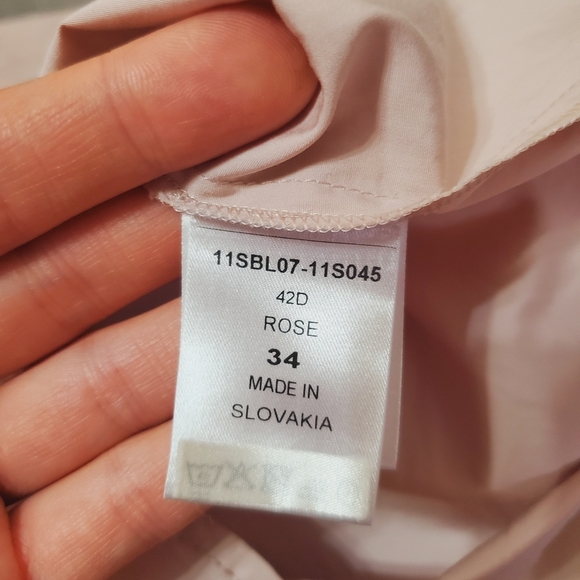 Chloé Light Pink Long Sleeve Button-Up Shirt. French. 100% Cotton. 2 US - Picture 6 of 10